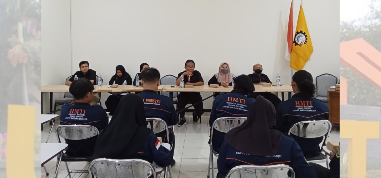 Sarasehan bersama Himpunan Mahasiswa Program Studi Teknik Industri Sarasehan bersama Himpunan Mahasiswa Program Studi Teknik Industri